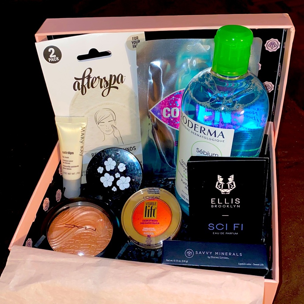 #19 Bella Box